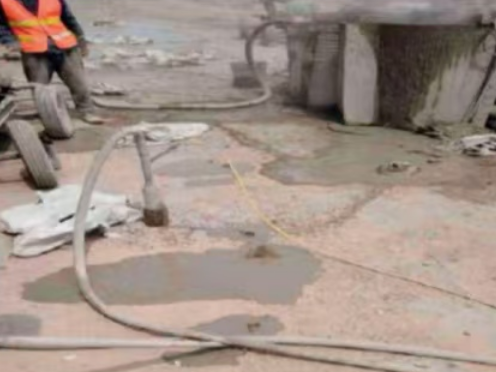 延平水泥混凝土路面板底注浆技术 路面脱空注浆整治方案